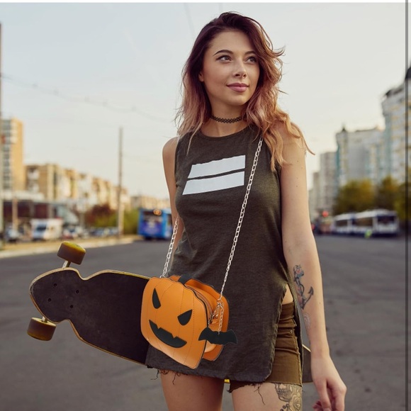 NEW! Pumpkin & Bat Halloween Jack-o’-lantern Crossbody Purse - Picture 9 of 14